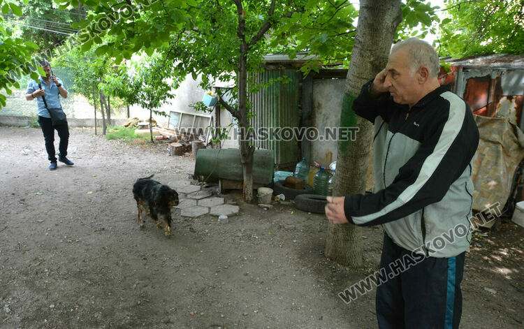 Два акта за хасковлия, отглеждал кучета и гълъби в и около блок