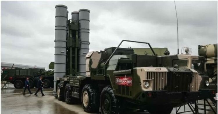Липецкият механичен завод произвежда самоходни влекачи за зенитно-ракетната система С-300