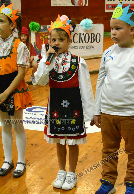 Първокласници от “Смирненски” с тържество за завършване на учебната година