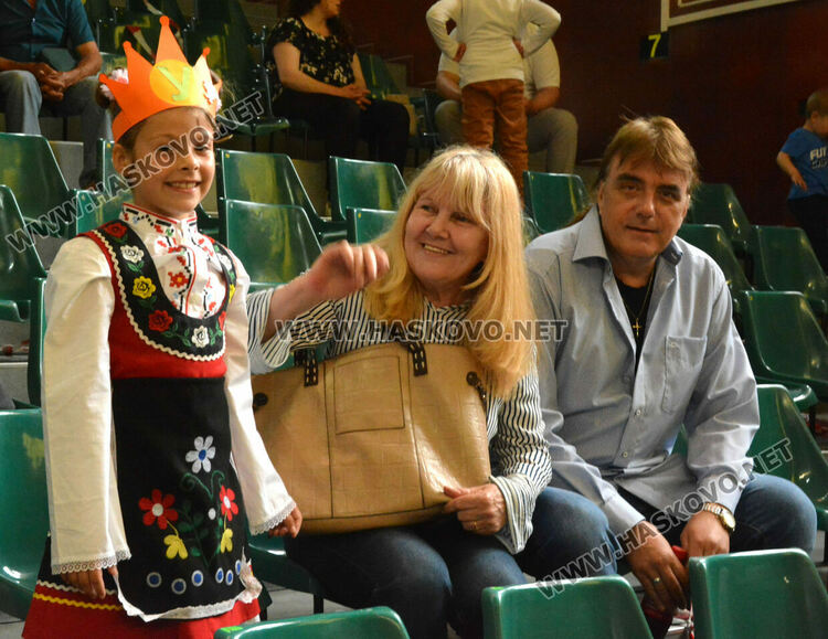 Първокласници от “Смирненски” с тържество за завършване на учебната година