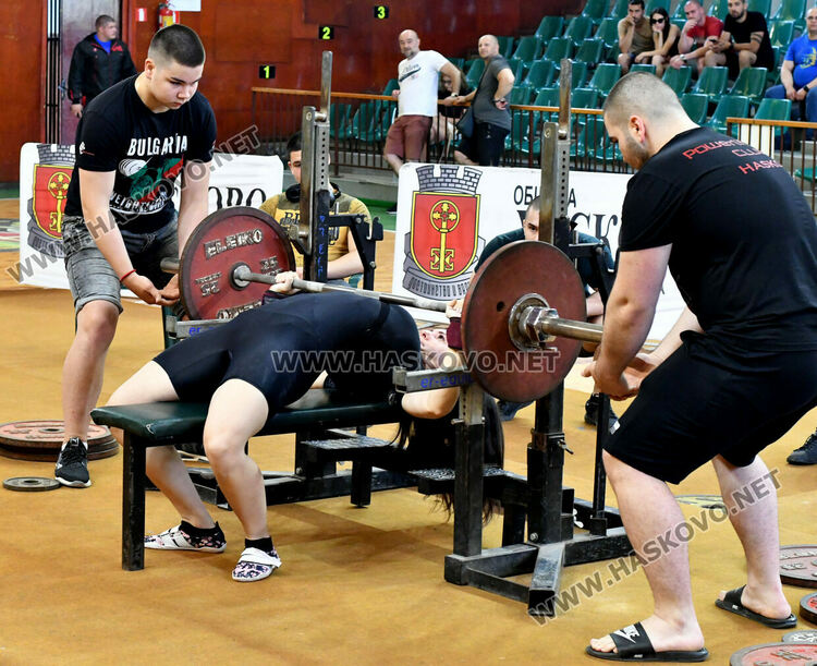 Хасково е домакин на Държавното първенство по вдигане от лег