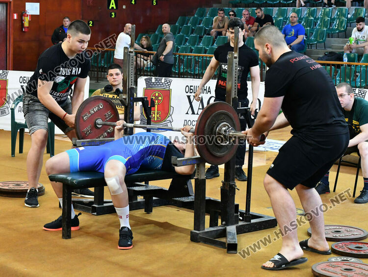 Хасково е домакин на Държавното първенство по вдигане от лег