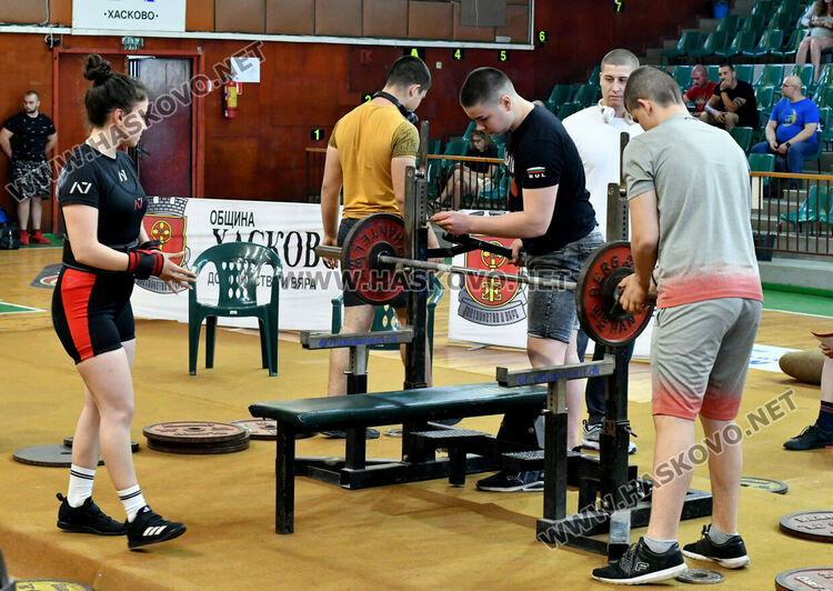 Хасково е домакин на Държавното първенство по вдигане от лег