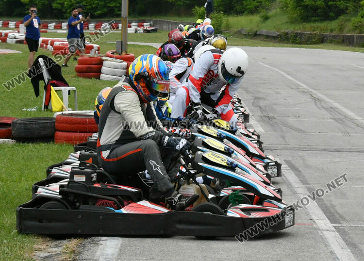 Стартира 24-часово състезание на картинг пистата в Хасково