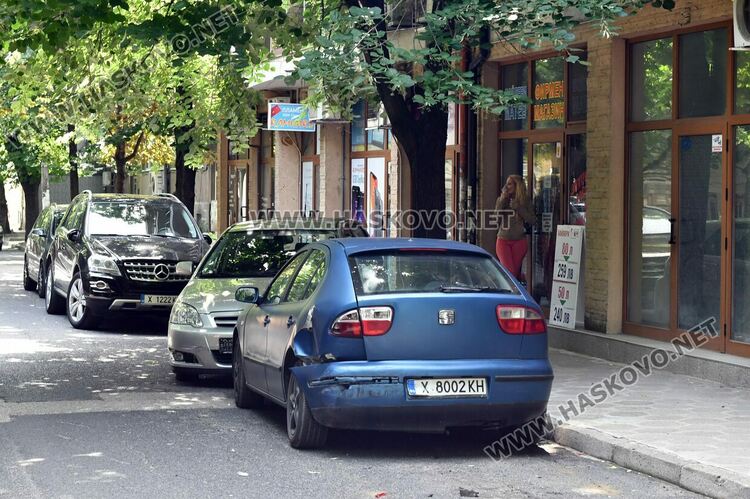4 коли са потрошени при катастрофа в Хасково