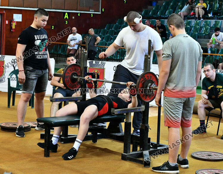 Хасково е домакин на Държавното първенство по вдигане от лег