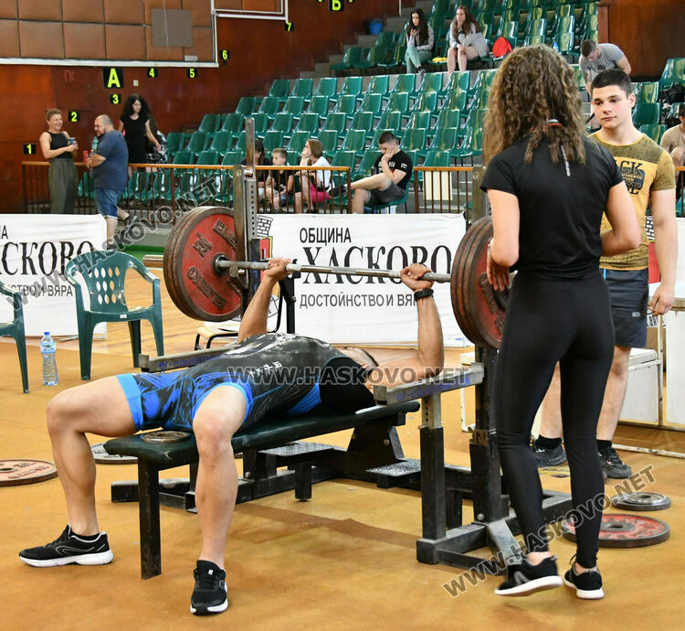 Хасково е домакин на Държавното първенство по вдигане от лег