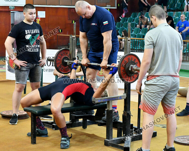 Хасково е домакин на Държавното първенство по вдигане от лег