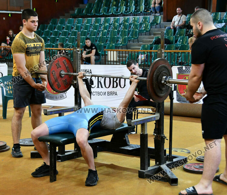 Хасково е домакин на Държавното първенство по вдигане от лег