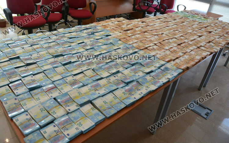 Трима турци обвиняеми за контрабандата на над 3,7 млн.лв на ГКПП "Капитан Андреево"