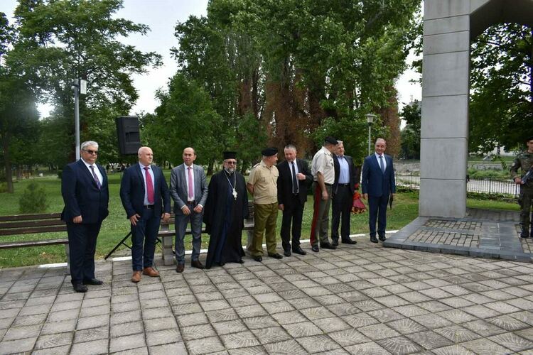 Заря, Графа и цветно настроение за празника на Асеновград (снимки)