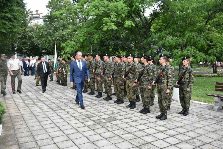Заря, Графа и цветно настроение за празника на Асеновград (снимки)