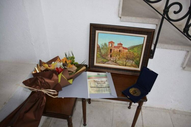 Наградиха новия почетен гражданин на Асеновград 