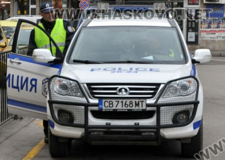 Хванаха младеж, задигнал рестото на клиент в магазин