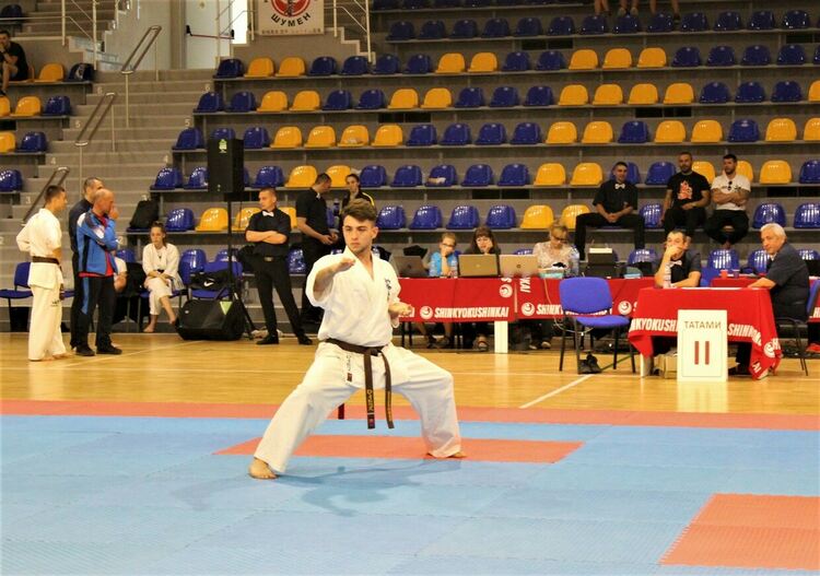 СК "Хамон" донесоха 12 медала на Асеновград от състезание в Шумен