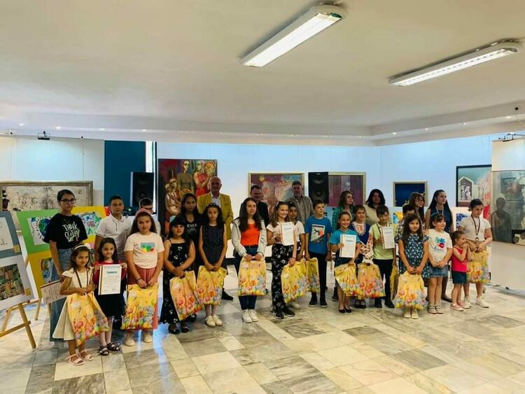 8 млади художници от Хасково с награди от конкурс и фестивал