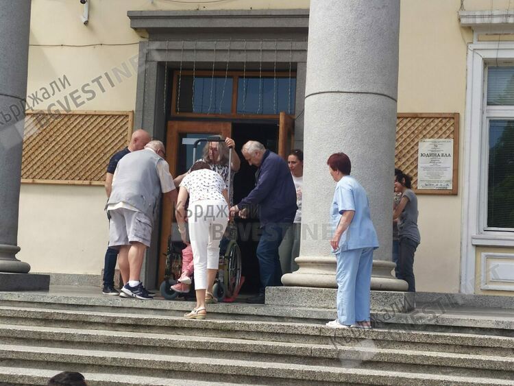 Подариха на децата с увреждания в Кърджали музикална постановка, Дома на културата осигури специална платформа за тях