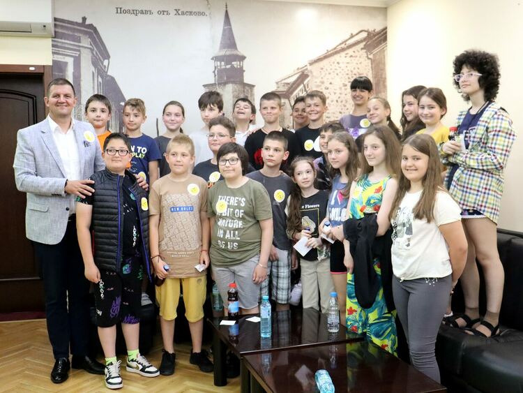 Скейт площадки и нова спортна зала искат децата от местната управа