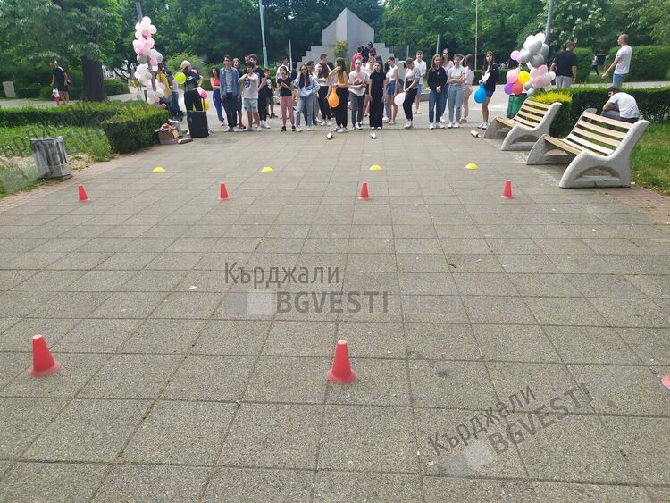 Празник на математиката в Градската градина,Езиковата отбелязва подобаващо стогодишния юбилей