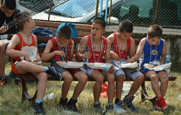 Националът по борба Георги Иванов спечели агне в турнир след победа над Георги Ванчев 