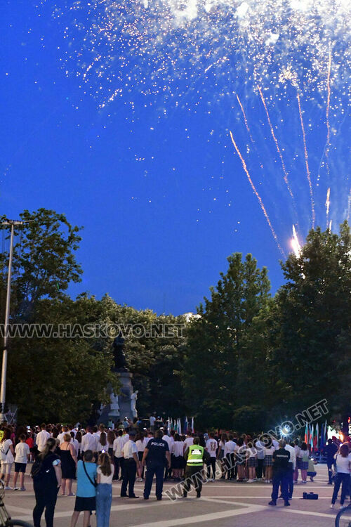Заря в Хасково за Ботев и загиналите за свободата и независимостта на България  