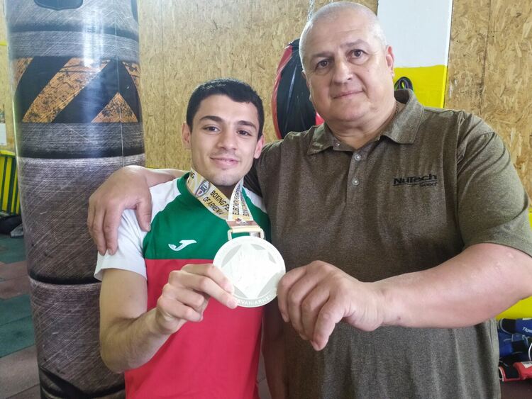 Ергюнал Сабри-Оги: Посвещавам сребърното отличие на България!