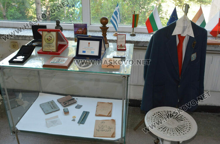 Механото чества патронен празник, отличиха изявени ученици