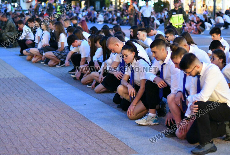 Заря в Хасково за Ботев и загиналите за свободата и независимостта на България  