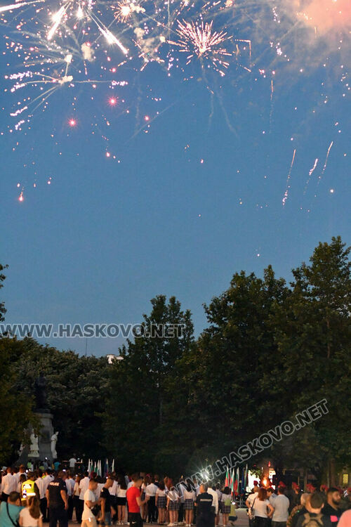 Заря в Хасково за Ботев и загиналите за свободата и независимостта на България  