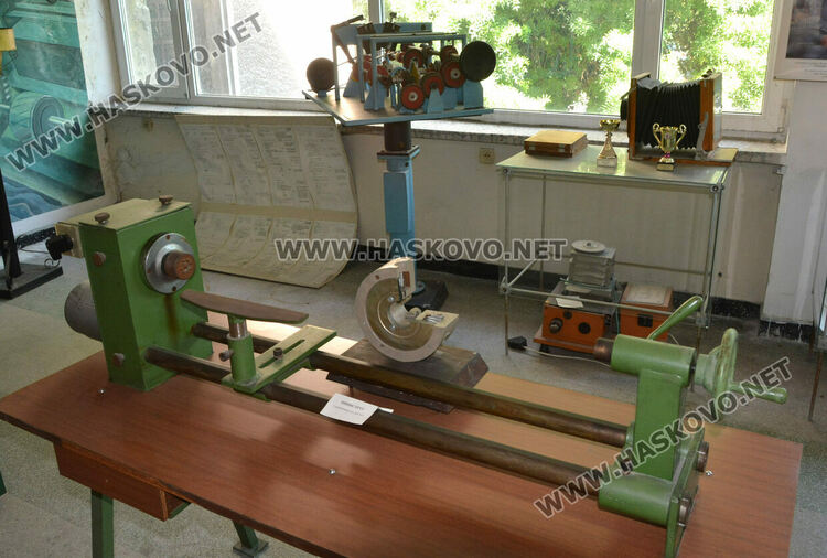 Механото чества патронен празник, отличиха изявени ученици