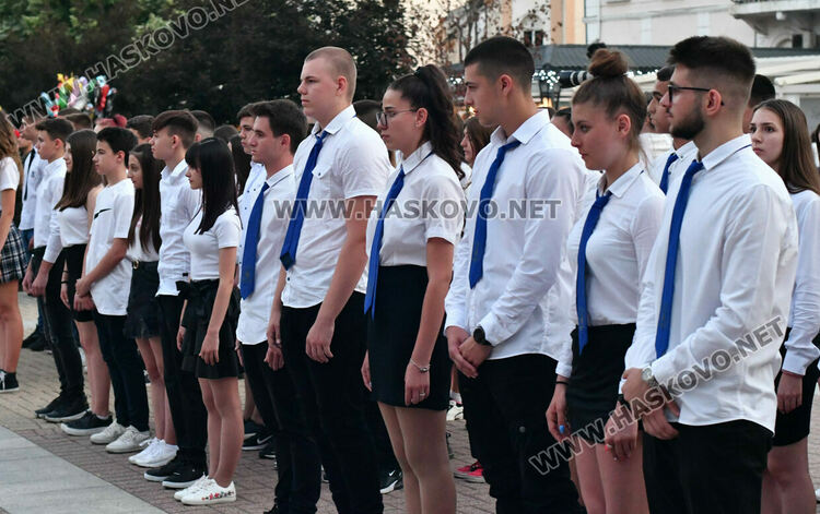 Заря в Хасково за Ботев и загиналите за свободата и независимостта на България  