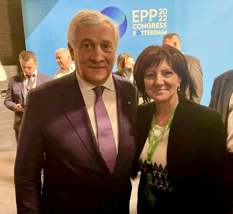 Цвета Караянчева бе гост на конгреса на ЕНП в Ротердам