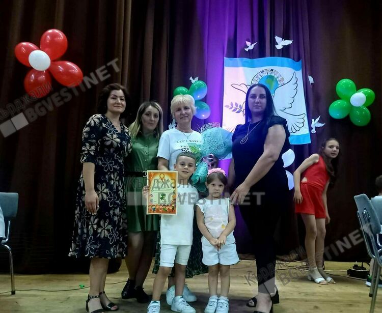 Децата от ДЕЦ "Дино" с галаконцерт, участваха лауреати на международни конкурси