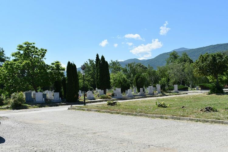 Почти 100 000 лева инвестира община Асеновград за плътна ограда на Новите гробища 