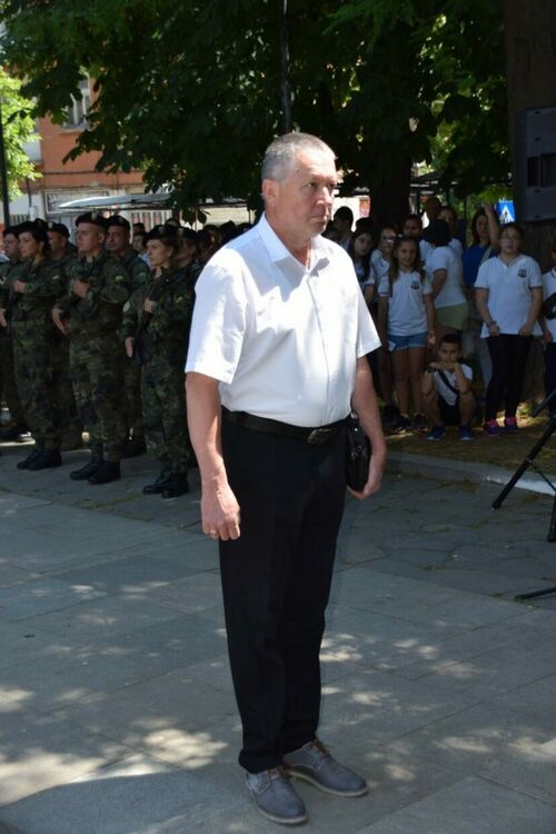 Асеновград "замръзна" под воя на сирените за 2-ри юни 