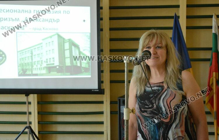 Седмокласници се ориентират каква професия да изберат в Гимназията по туризъм