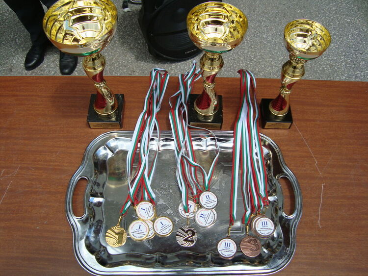 Ученици демонстрираха умения в състезанието “Защита при пожари, бедствия и извънредни ситуации”