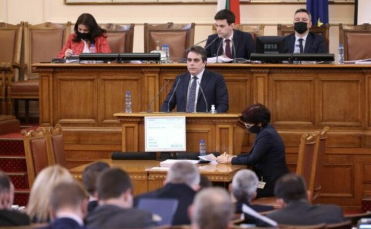 Заплатите в МВР и армията ще се повишат с 15-20%