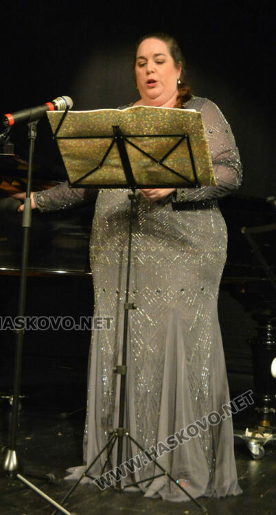 Внучката на Аспарух Лешников Джесика откри дните, посветени на дядо й в Хасково