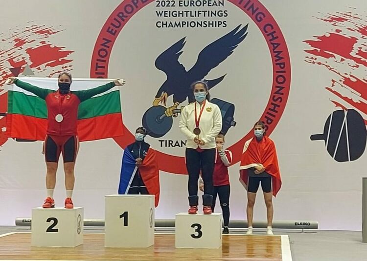 Мария-Магдалена Кирева със сребро от европейското по вдигане на тежести
