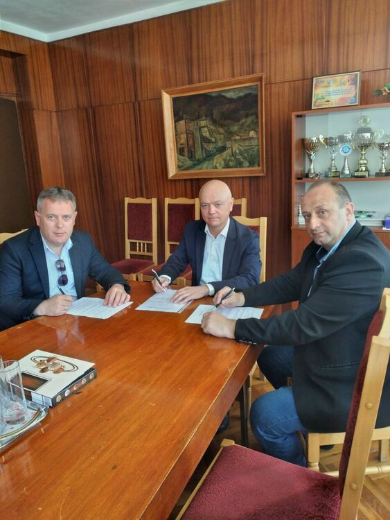 Най-голямото минно предприятие в региона осигурява арт ваканция за децата от Мадан и Рудозем