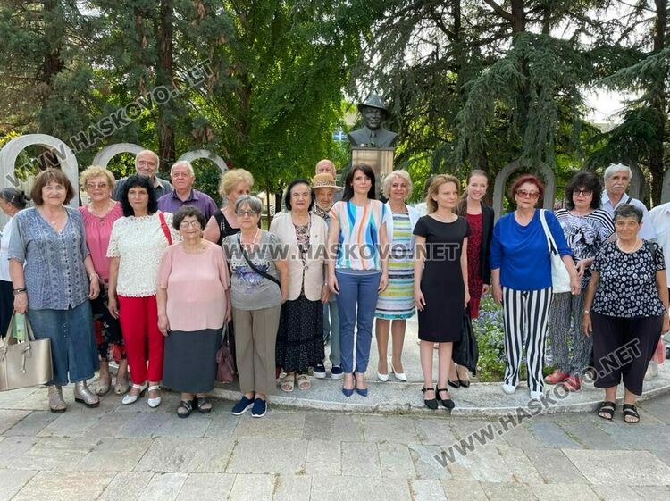 Внучката на Аспарух Лешников Джесика откри дните, посветени на дядо й в Хасково