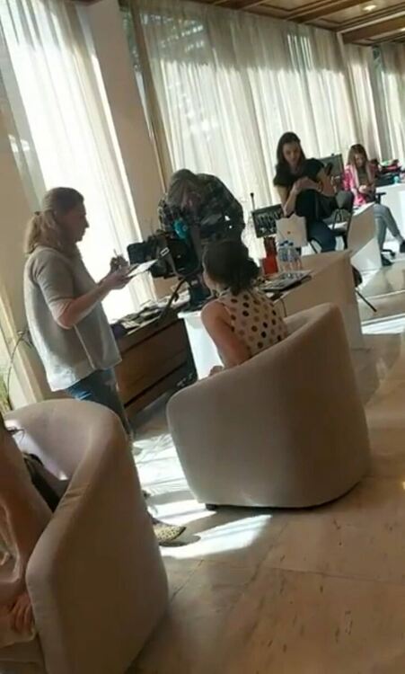 7 гримьорки от Хасково с жест към абитуриентки в нужда за бала при президента