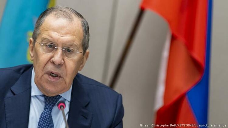 Посещението на Лавров в Сърбия: приятелска среща с Вучич или провокация към Запада