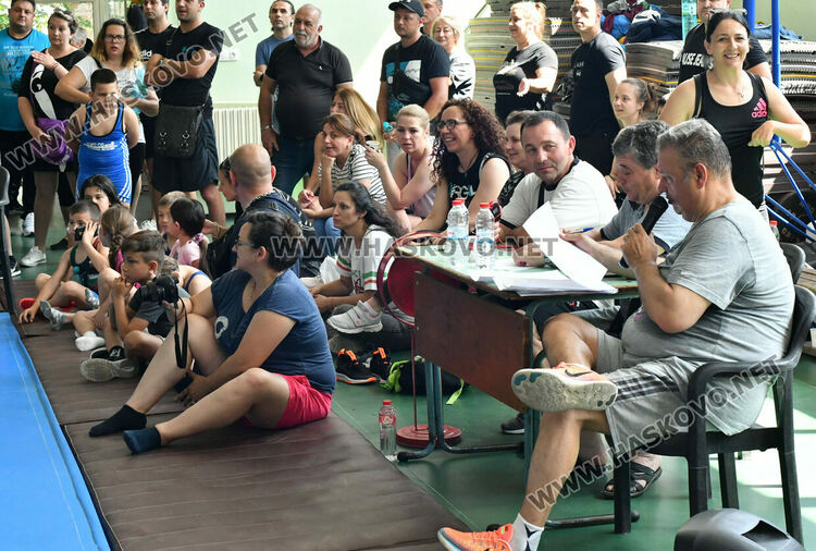 Започна турнирът по борба за деца за Купа „Хасково“