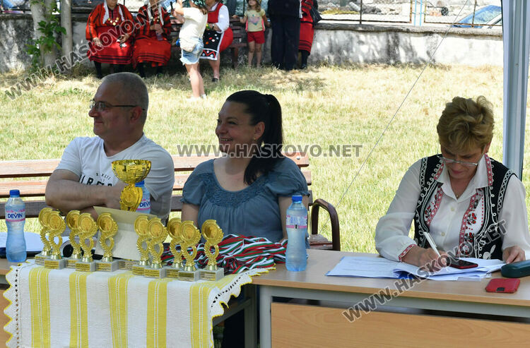 Двудневен празник на фолклора започна в с.Крепост