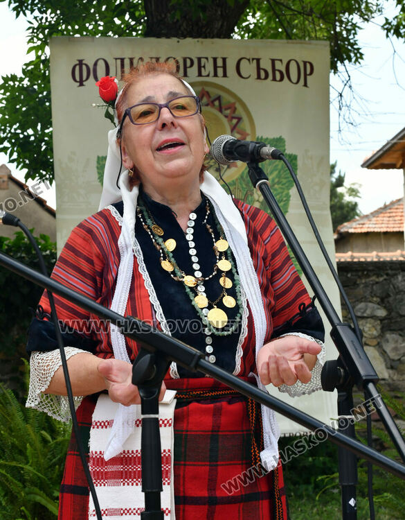 Двудневен празник на фолклора започна в с.Крепост