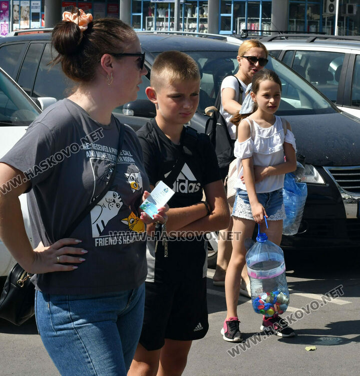 Раздават книги срещу пластмасови капачки