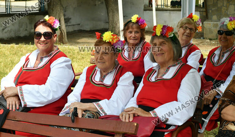 Двудневен празник на фолклора започна в с.Крепост