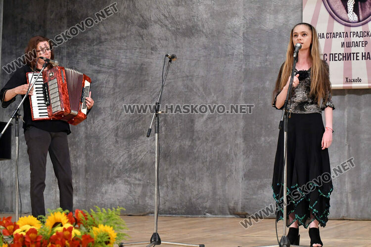 Започва  конкурсът за старата градска песен „С песните на Ари”